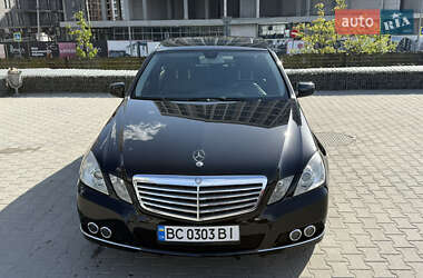 Седан Mercedes-Benz E-Class 2011 в Львове