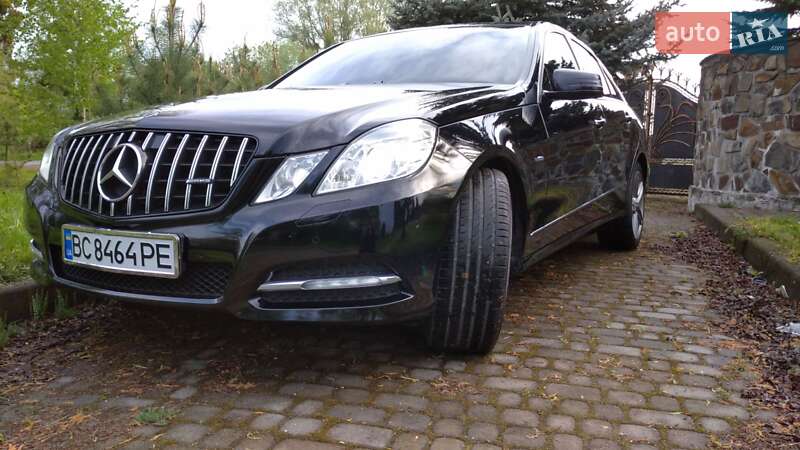 Седан Mercedes-Benz E-Class 2011 в Бродах