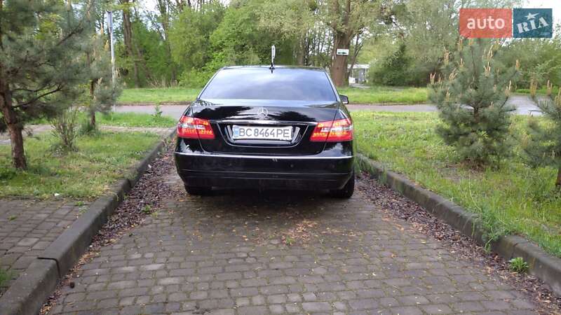 Седан Mercedes-Benz E-Class 2011 в Бродах