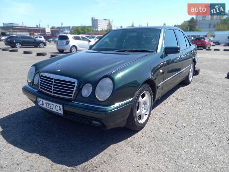 Седан Mercedes-Benz E-Class 1999 в 