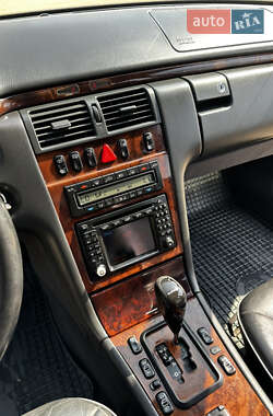 Седан Mercedes-Benz E-Class 2002 в 
