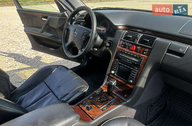 Седан Mercedes-Benz E-Class 2002 в 