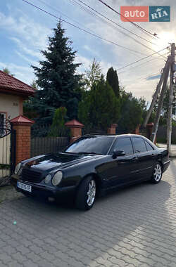 Седан Mercedes-Benz E-Class 2001 в Івано-Франківську