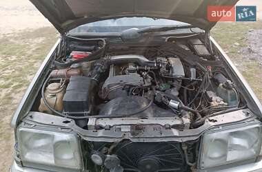 Седан Mercedes-Benz E-Class 1993 в 