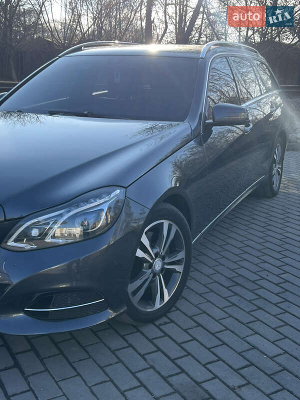 Універсал Mercedes-Benz E-Class 2013 в Івано-Франківську