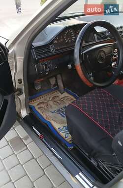 Седан Mercedes-Benz E-Class 1993 в 