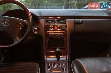 Седан Mercedes-Benz E-Class 2001 в 