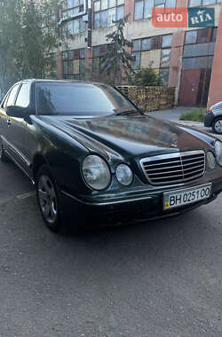 Седан Mercedes-Benz E-Class 2001 в Одессе