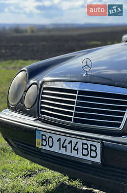 Седан Mercedes-Benz E-Class 1998 в 