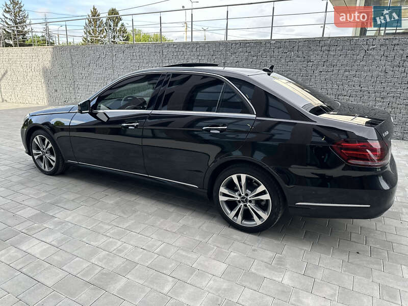 Седан Mercedes-Benz E-Class 2015 в 