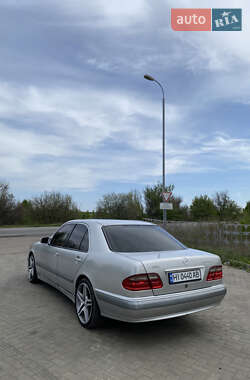 Седан Mercedes-Benz E-Class 2000 в 