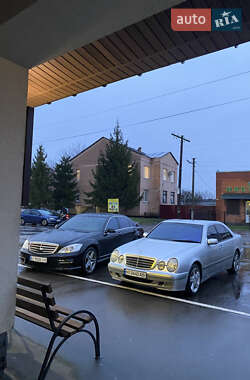 Седан Mercedes-Benz E-Class 2000 в 