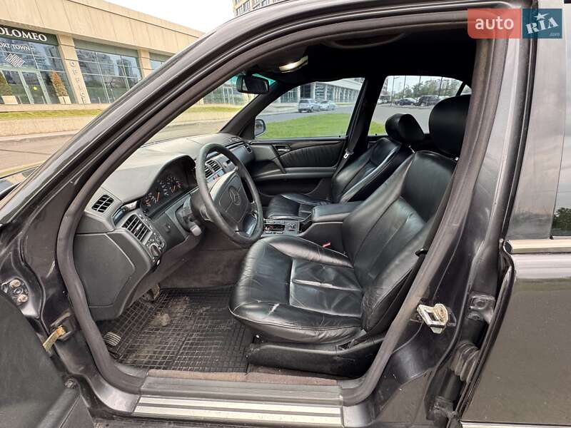 Седан Mercedes-Benz E-Class 1997 в Дніпрі