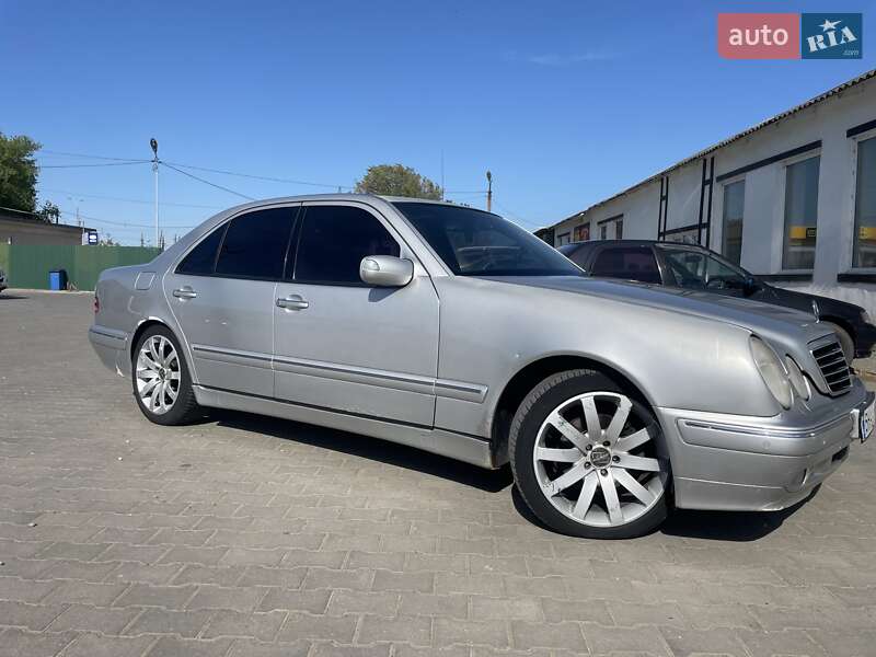 Седан Mercedes-Benz E-Class 2001 в Арцизові