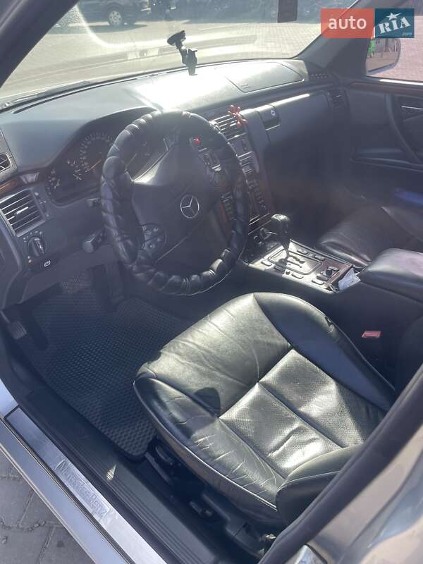 Седан Mercedes-Benz E-Class 2001 в Арцизові