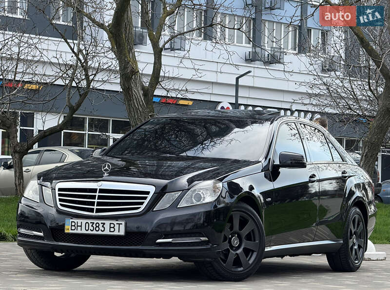 Седан Mercedes-Benz E-Class 2010 в 