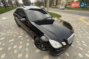 Седан Mercedes-Benz E-Class 2010 в 