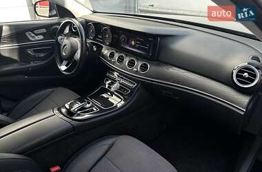 Седан Mercedes-Benz E-Class 2017 в 