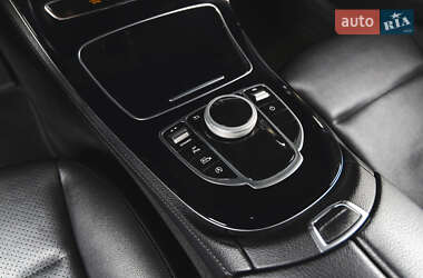 Седан Mercedes-Benz E-Class 2017 в 