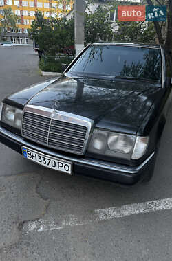 Седан Mercedes-Benz E-Class 1990 в 