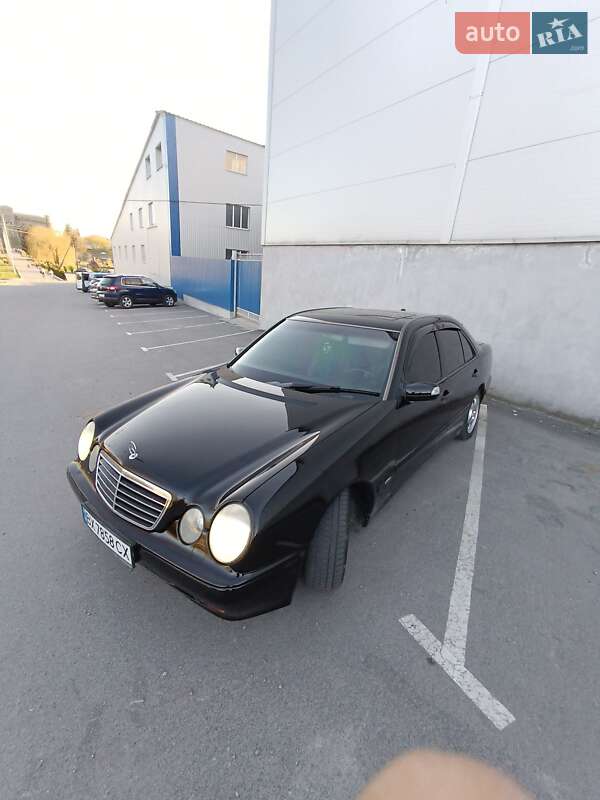 Седан Mercedes-Benz E-Class 2001 в Хмільнику