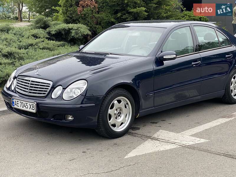 Mercedes-Benz E-Class 2002