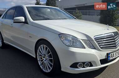Седан Mercedes-Benz E-Class 2011 в 