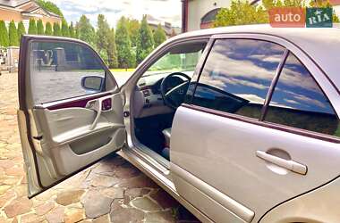 Седан Mercedes-Benz E-Class 2000 в 