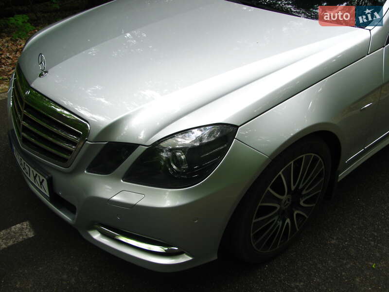 Седан Mercedes-Benz E-Class 2011 в Харькове