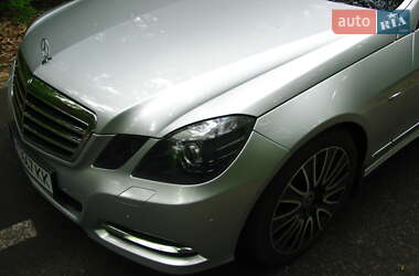 Седан Mercedes-Benz E-Class 2011 в 