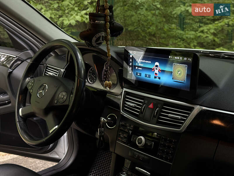 Седан Mercedes-Benz E-Class 2011 в Харькове