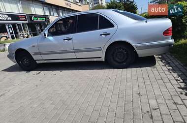 Седан Mercedes-Benz E-Class 1995 в 