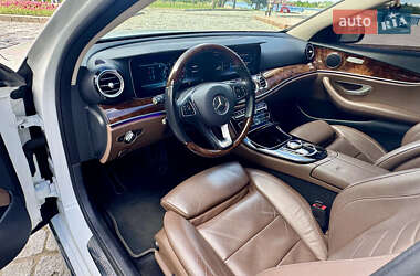 Седан Mercedes-Benz E-Class 2016 в 