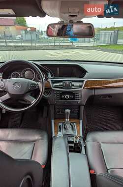 Седан Mercedes-Benz E-Class 2010 в 