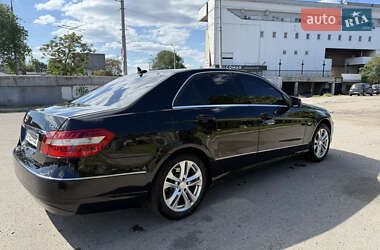 Седан Mercedes-Benz E-Class 2011 в 