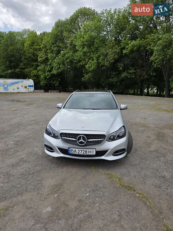 Седан Mercedes-Benz E-Class 2013 в Умані