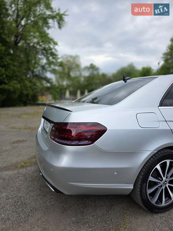 Седан Mercedes-Benz E-Class 2013 в Умані