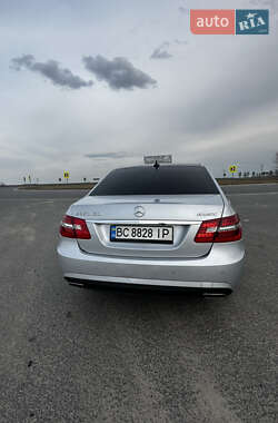 Седан Mercedes-Benz E-Class 2010 в 