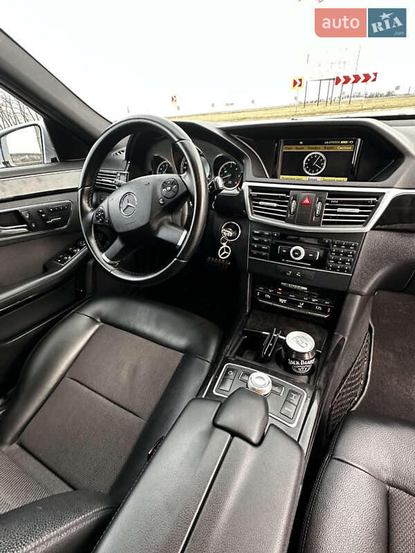 Седан Mercedes-Benz E-Class 2010 в Бучачі