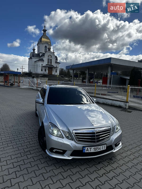Седан Mercedes-Benz E-Class 2010 в Бучачі