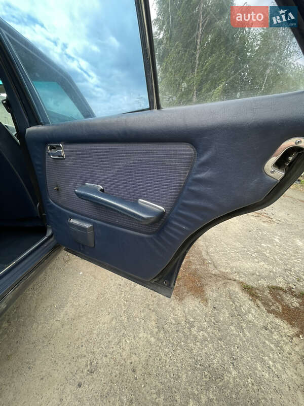 Седан Mercedes-Benz E-Class 1983 в Рівному