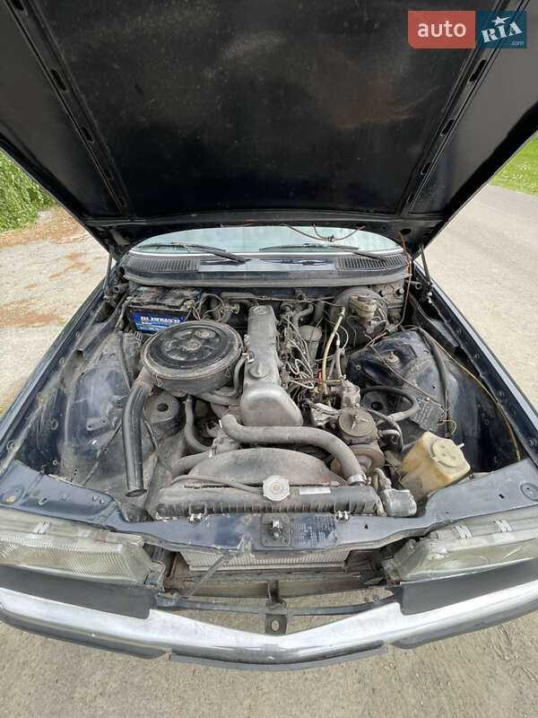 Седан Mercedes-Benz E-Class 1983 в Рівному