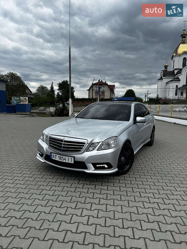 Седан Mercedes-Benz E-Class 2010 в Бучачі