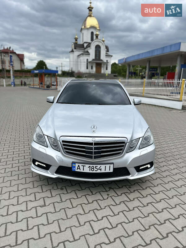 Седан Mercedes-Benz E-Class 2010 в Бучачі