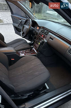 Седан Mercedes-Benz E-Class 2001 в 