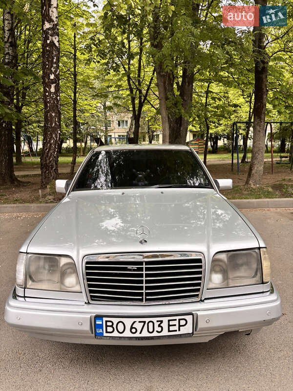 Mercedes-Benz E-Class 1995