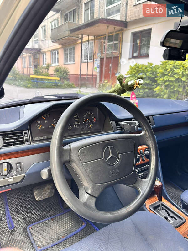 Седан Mercedes-Benz E-Class 1995 в Тернополі
