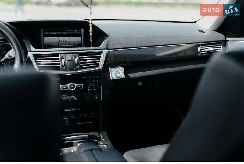Седан Mercedes-Benz E-Class 2012 в Ужгороде