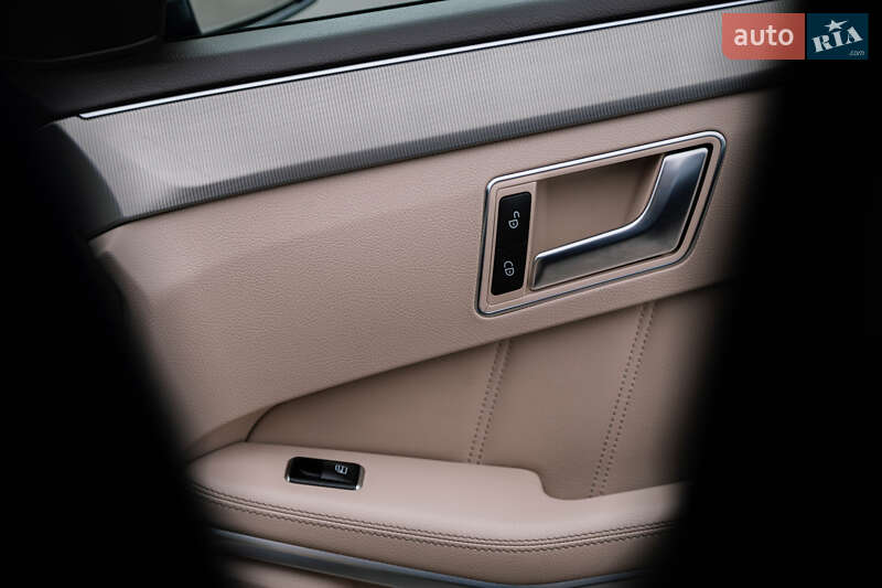 Седан Mercedes-Benz E-Class 2013 в Києві