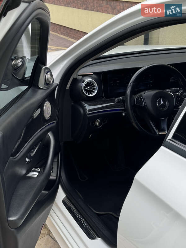 Седан Mercedes-Benz E-Class 2016 в Бориславе